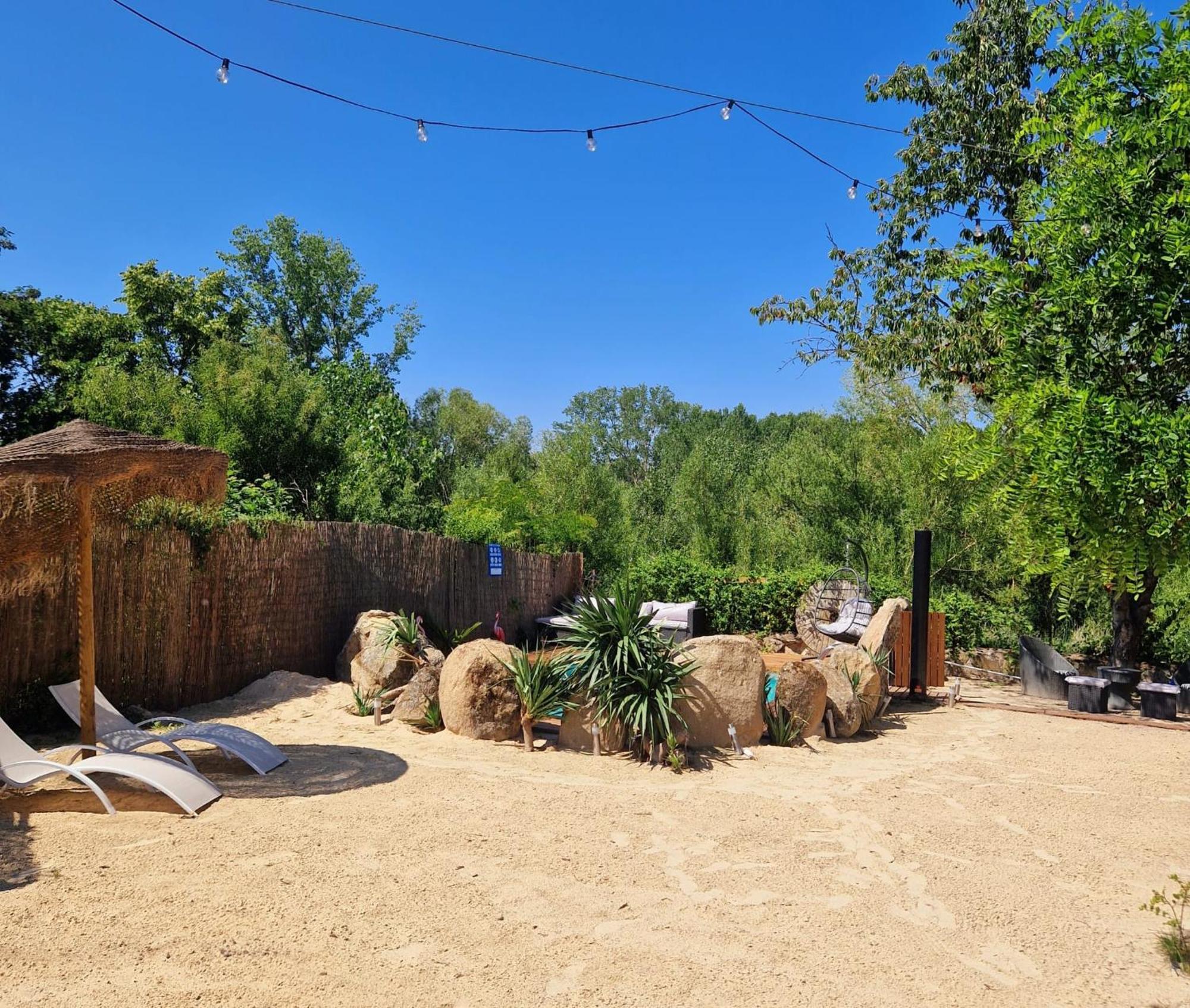 Complejo Oasis Beach Sobre El Rio Huerta  외부 사진
